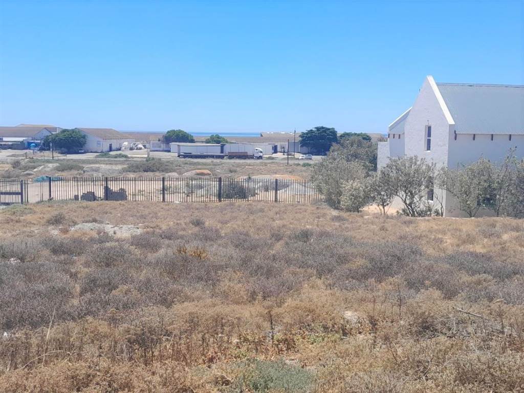 747 m² Land available in Da Gama Bay photo number 1