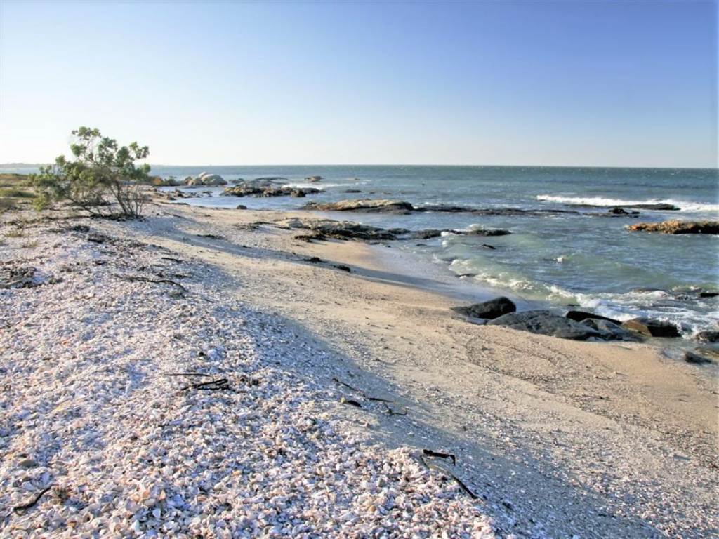 747 m² Land available in Da Gama Bay photo number 12