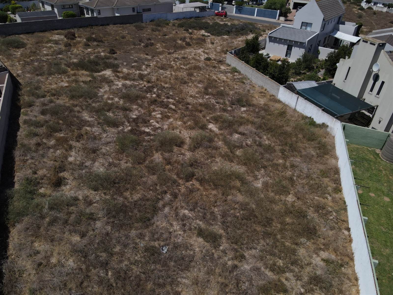 739 m² Land available in Country Club photo number 2
