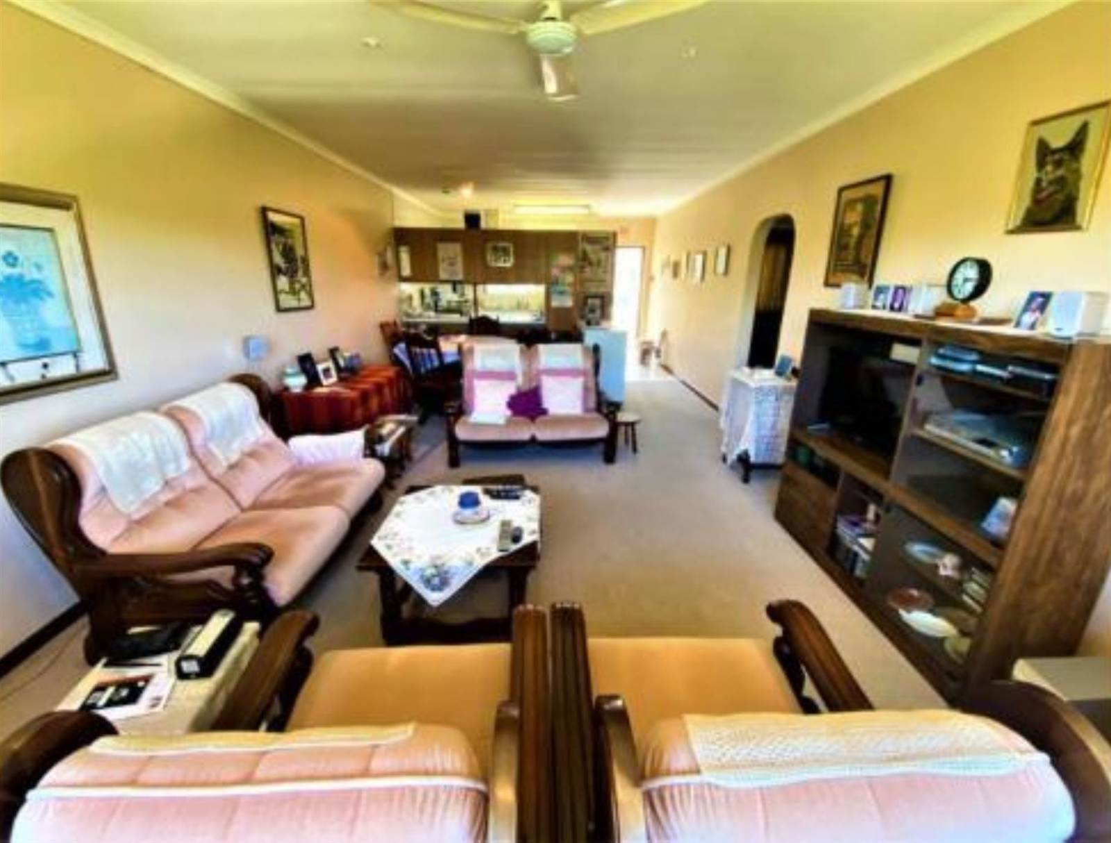 2 Bed Apartment in Umtentweni photo number 7