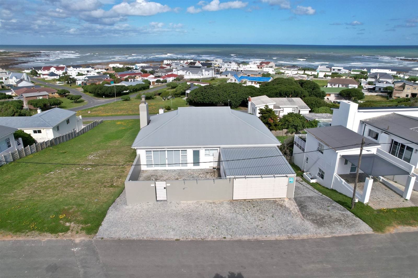 6 Bed House in Agulhas photo number 11