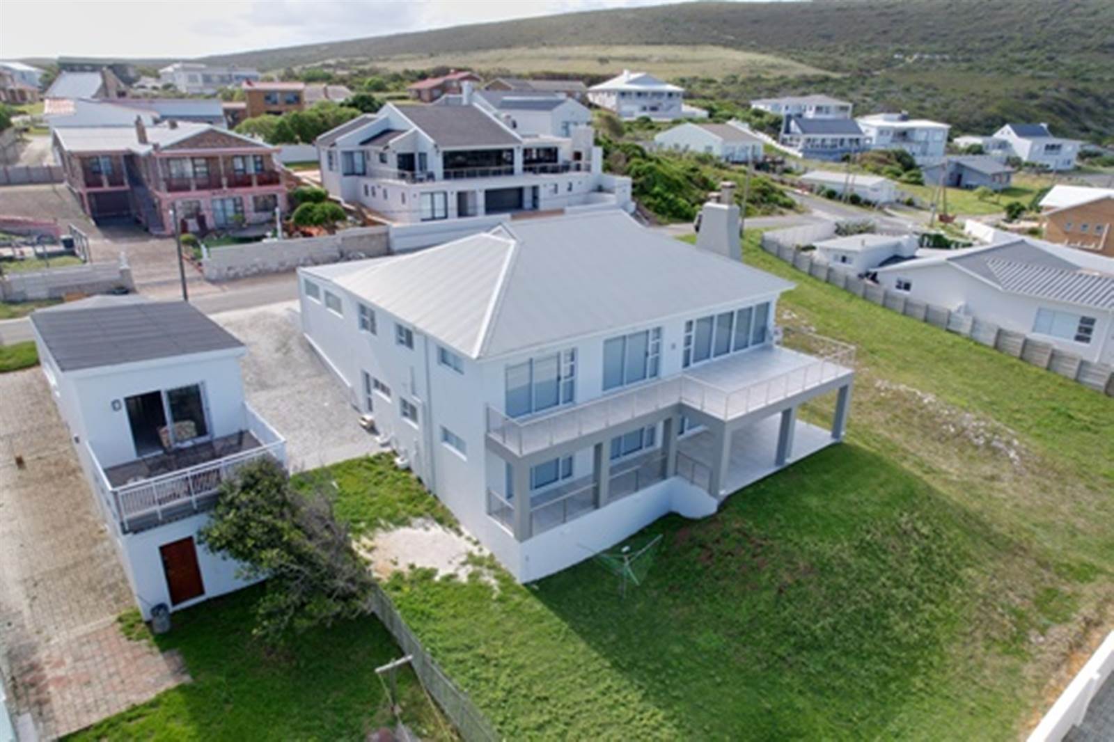 6 Bed House in Agulhas photo number 7