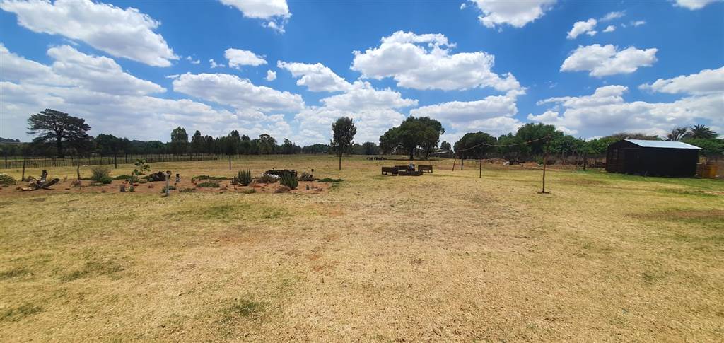 1.4 ha Farm in Randfontein photo number 19