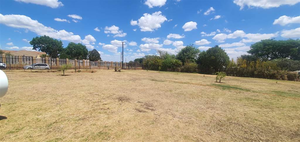 1.4 ha Farm in Randfontein photo number 22
