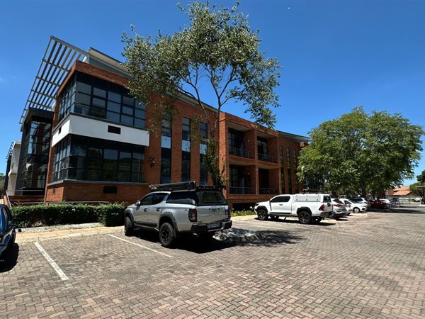 308  m² Commercial space