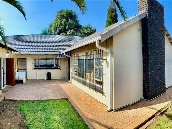 3 Bedroom House 3 Bedroom House