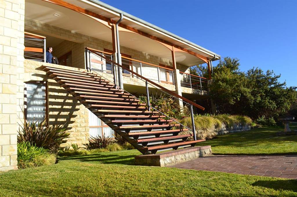 5 Bed House in Clarens photo number 9