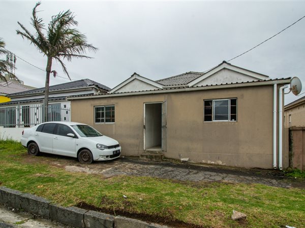 11 Bed House in Quigney