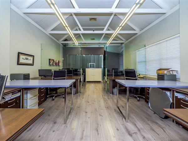 131 m² Commercial space 131 m² Commercial space