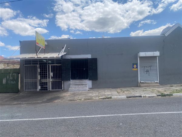 324  m² Commercial space in Fairview