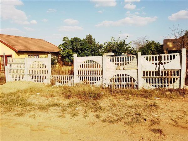 371 m² Land available in Seshego