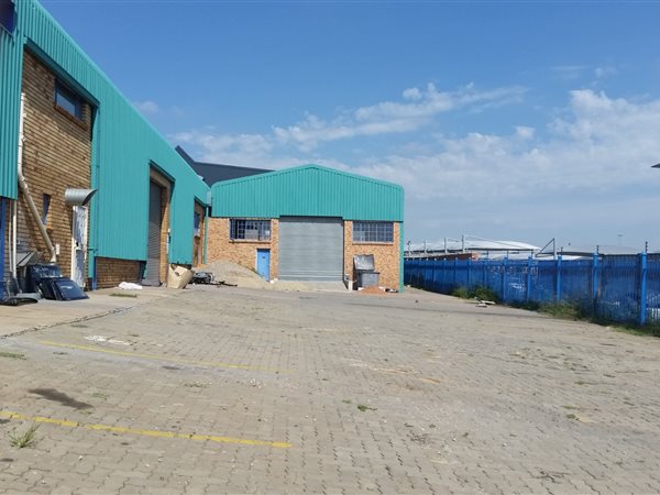 1694  m² Industrial space in Rooihuiskraal