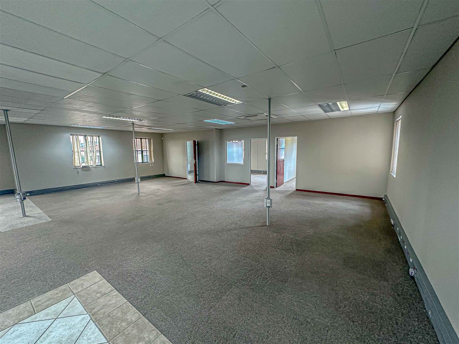 336  m² Commercial space in Bryanston photo number 3