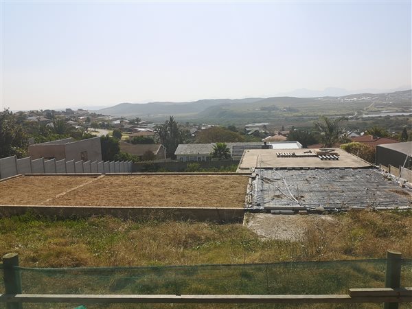 975 m² Land