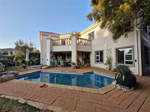 4 Bedroom House 4 Bedroom House