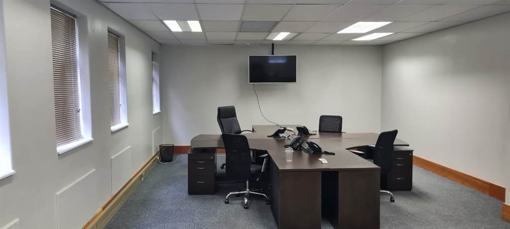 545  m² Office Space in Illovo photo number 8