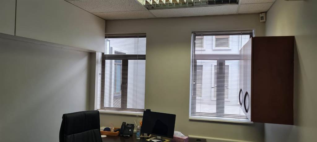 545  m² Office Space in Illovo photo number 12