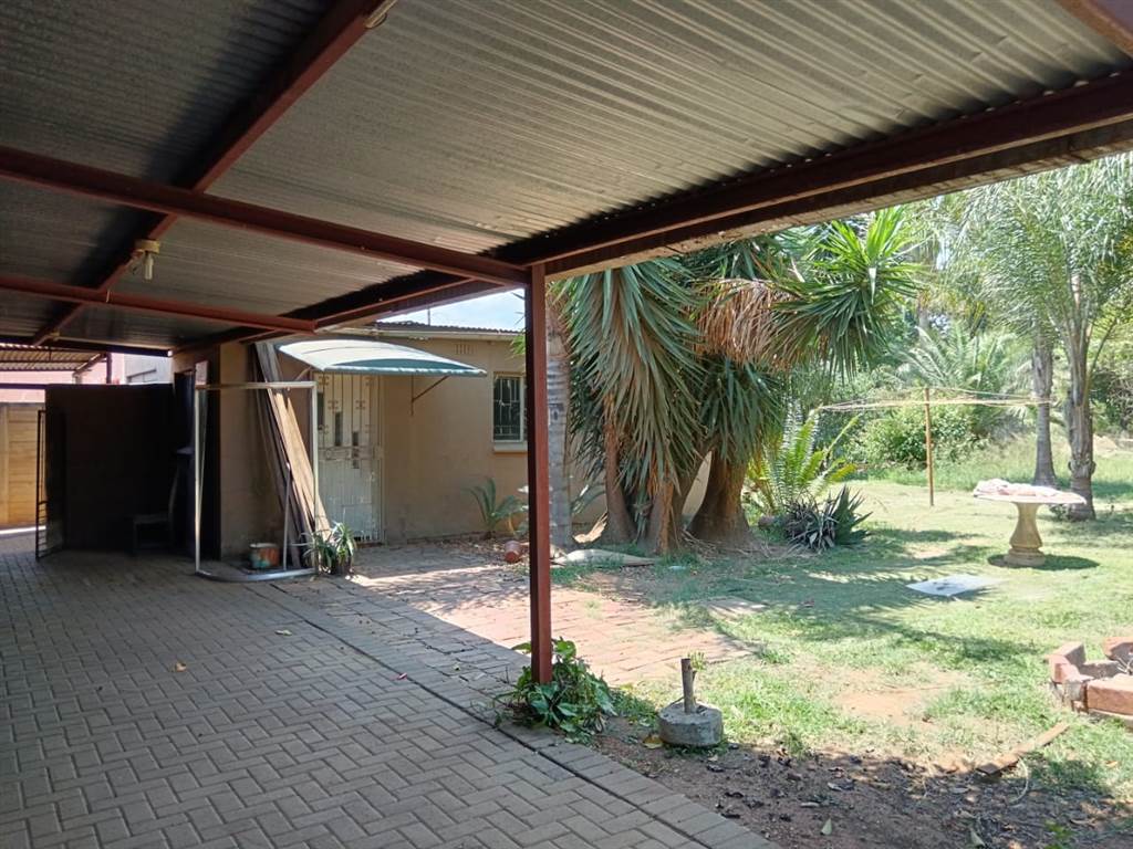 3 Bed House in Booysens photo number 12