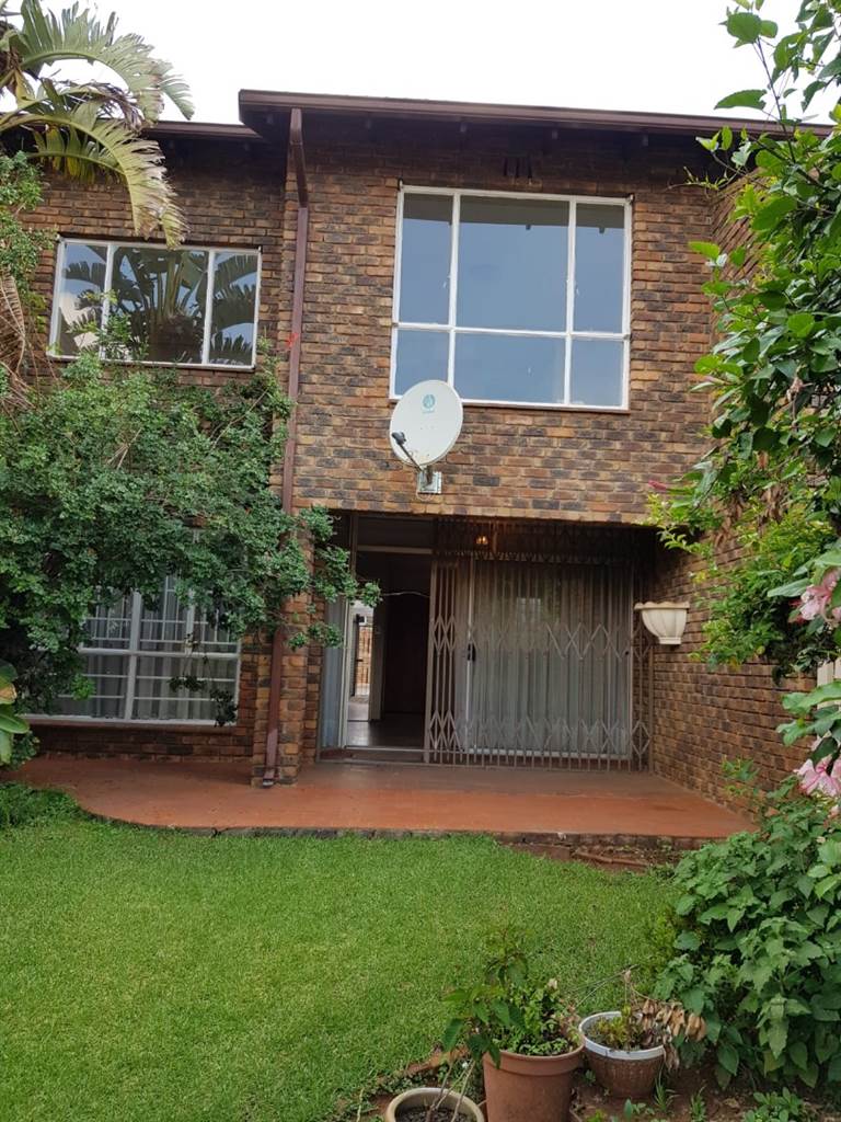 3 Bed Townhouse in Fairland photo number 21