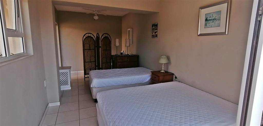 4 Bed House in Palm Beach photo number 23