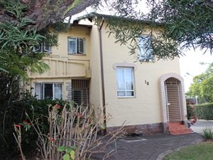 3 Bed Duplex in Hutten Heights