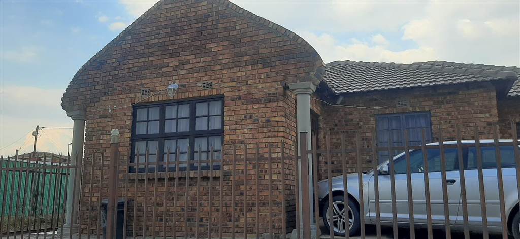 3 Bed House in Lebohang photo number 17