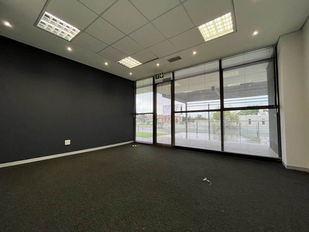 453  m² Commercial space in Bryanston photo number 13
