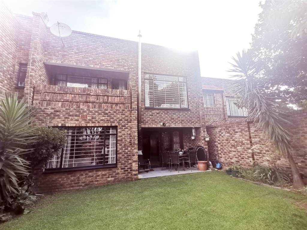 3 Bed Duplex in Edenvale photo number 2