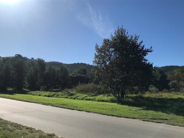 5726 m² Land available in Old Place