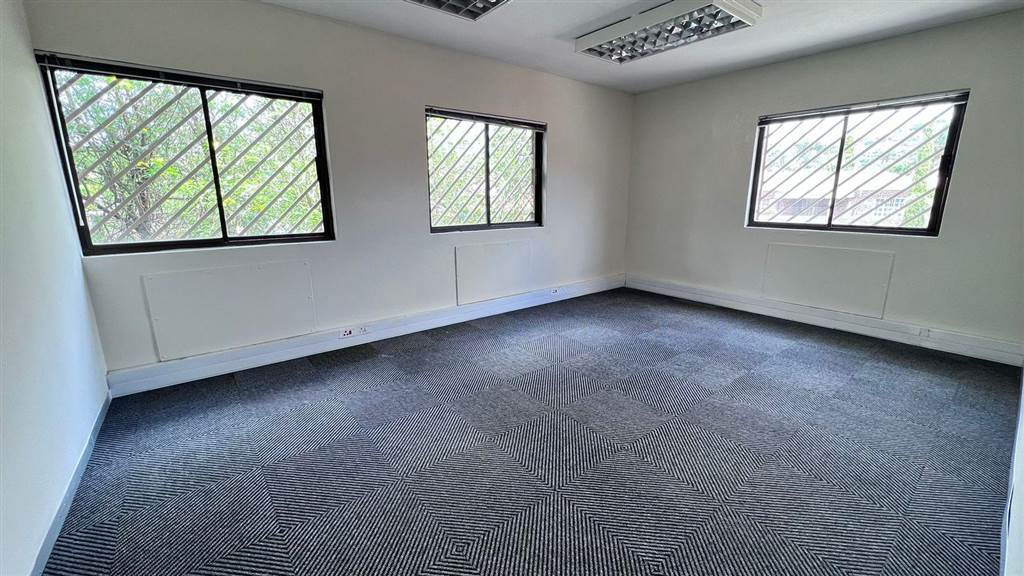 90  m² Commercial space in Allens Nek photo number 10