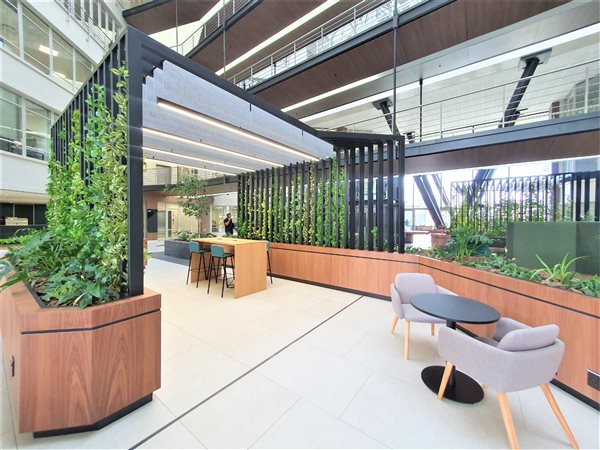 431  m² Office Space