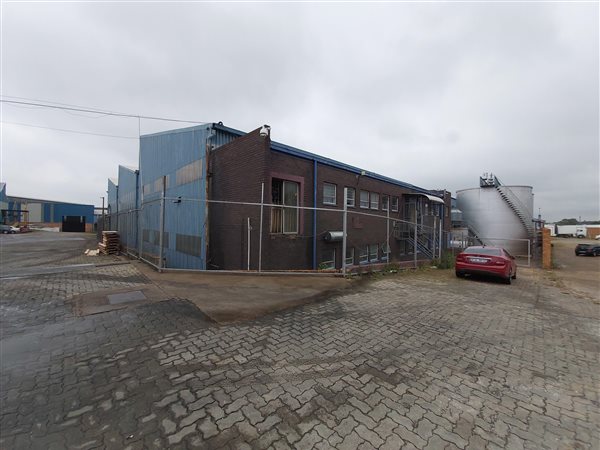 31 500  m² Industrial space