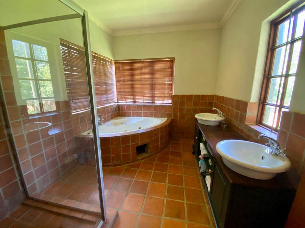 9 Bed House in Grootfontein Estate photo number 27