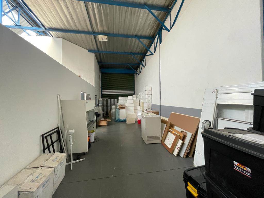 568  m² Industrial space in Strydompark photo number 5