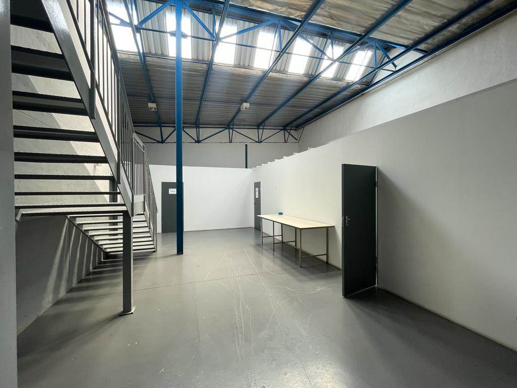 568  m² Industrial space in Strydompark photo number 3