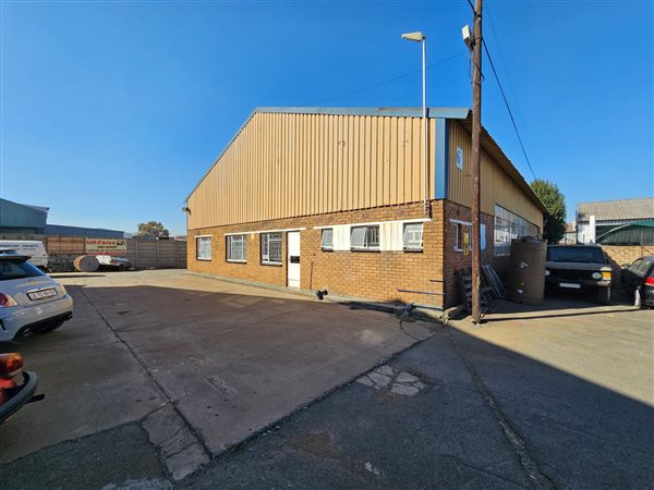 386  m² Industrial space