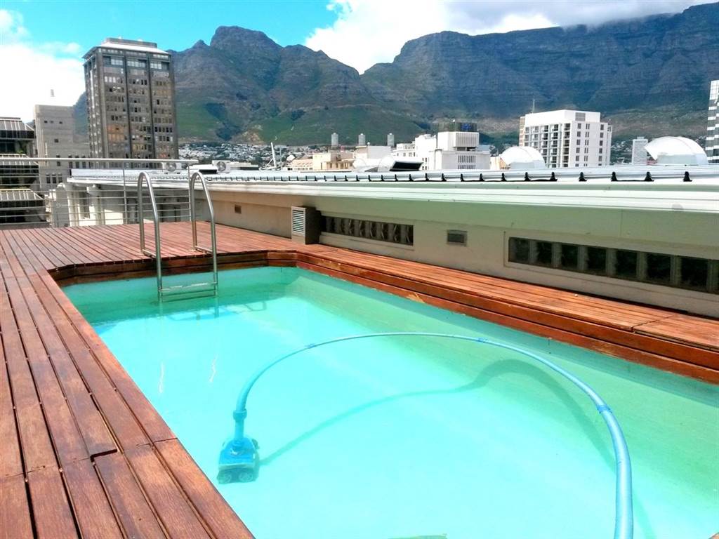 3 Bed Apartment in Cape Town City Centre photo number 1
