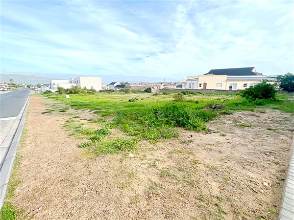 648 m² Land