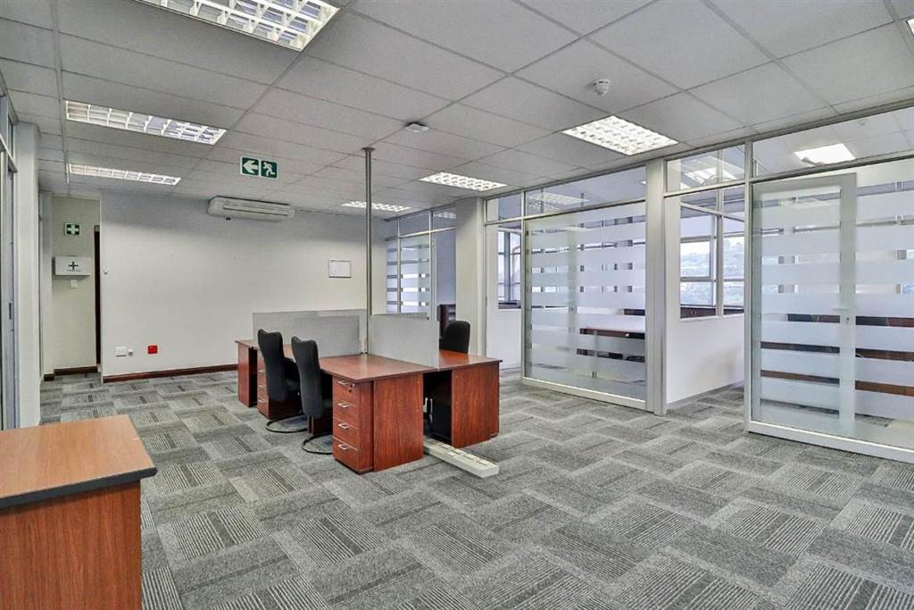 795  m² Commercial space in Montrose photo number 23