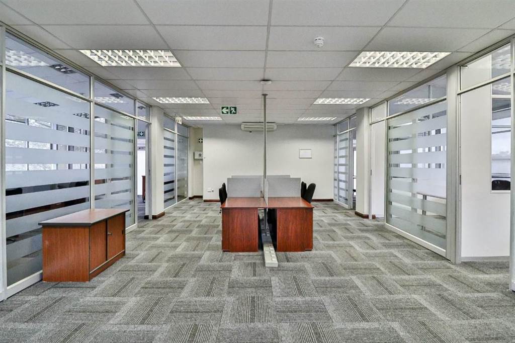 795  m² Commercial space in Montrose photo number 24