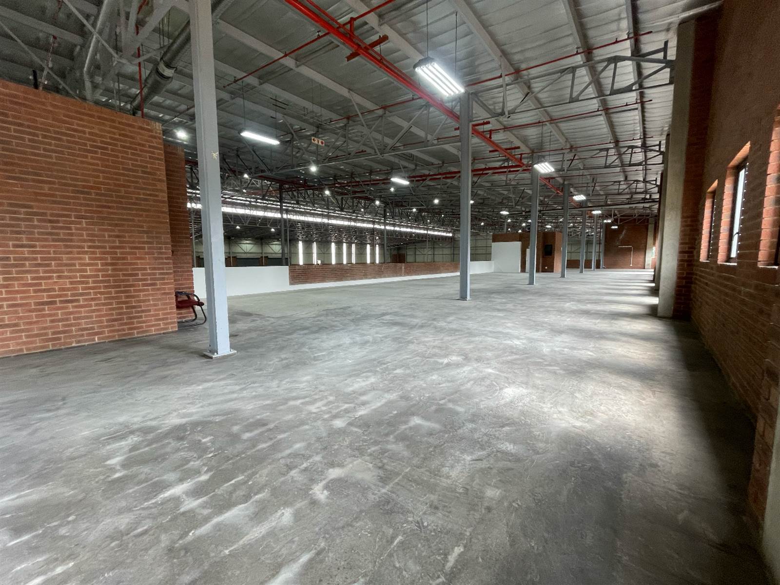 9783  m² Commercial space in Pomona photo number 7