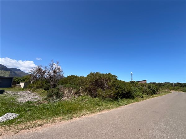 844 m² Land