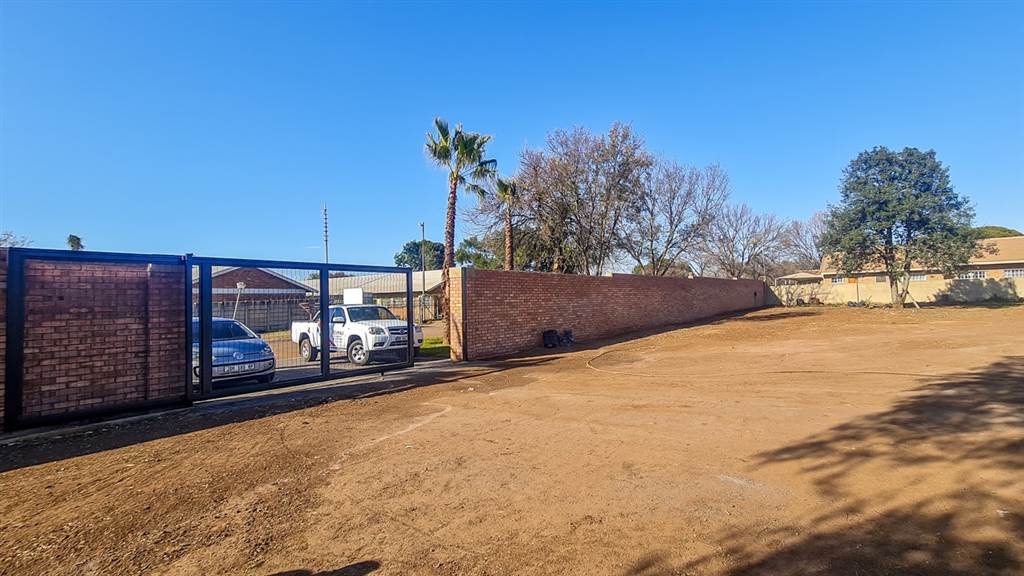 5400 m² Land available in Middelburg South photo number 7