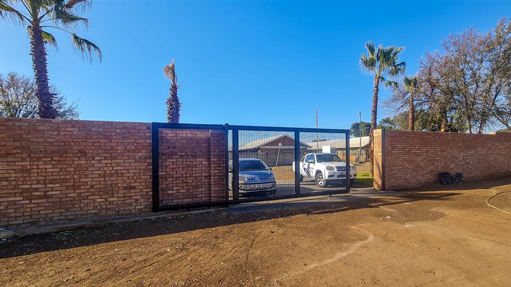 5400 m² Land available in Middelburg South photo number 1