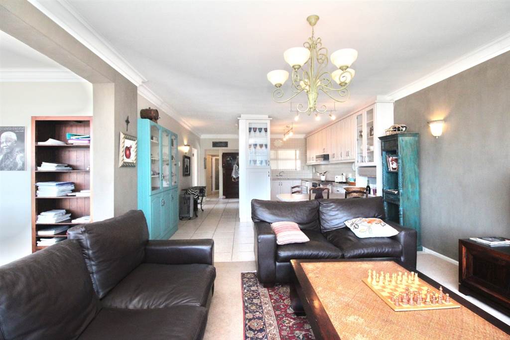 3 Bed Apartment in Strand Central photo number 1