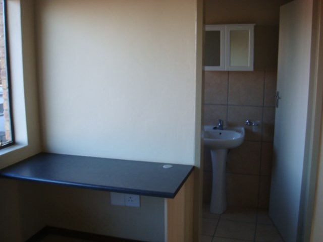 1 Bed Apartment in Bult West photo number 4