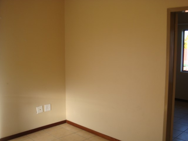 1 Bed Apartment in Bult West photo number 7