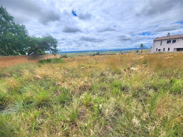 877 m² Land