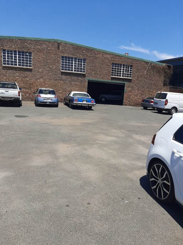 1364  m² Commercial space in Pretoria West photo number 10