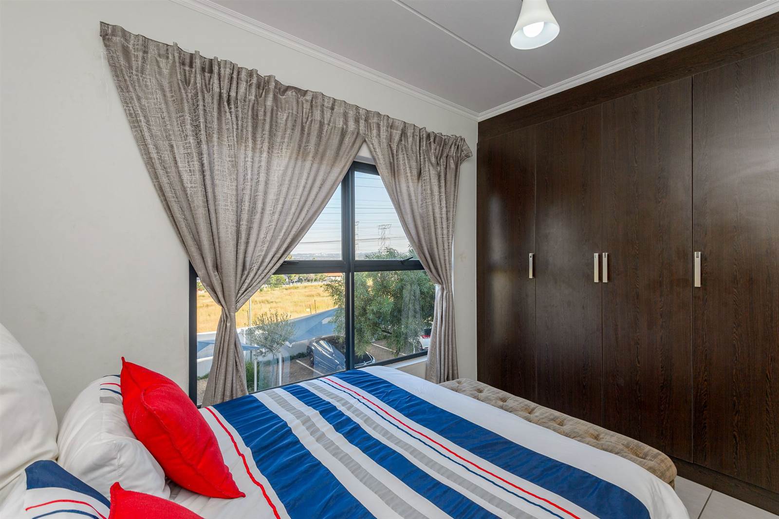 3 Bed Apartment in Greenstone Hill photo number 26